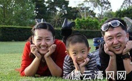 于谦携小10岁娇妻秀恩爱被指像父女!苦日子曾靠