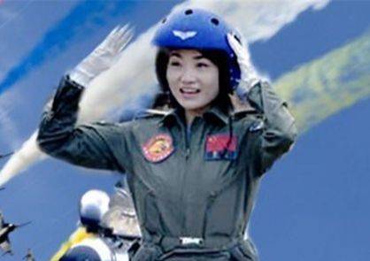 她是中国首位歼10女飞行员,因跳伞失败,生命永远停留在了30岁_余旭