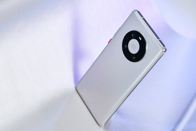 Mate|华为Mate40 Pro深度评测：全能实力问鼎年度旗舰