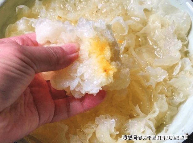 银耳怎么炖出胶最好 942f7a9259464d93b75fbc9ef9c54444.png