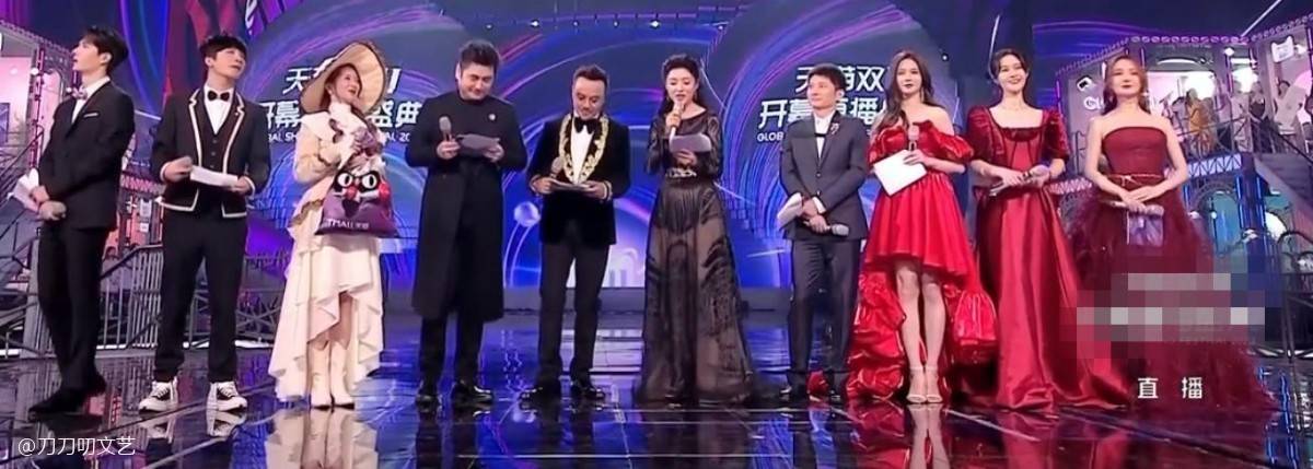 芒果晚会太魔幻:汪涵周涛主持抢话翻车