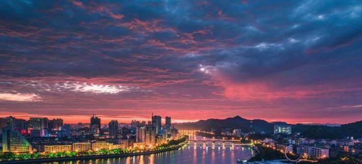 九江赣州南昌近年经济总量对比_九江到赣州的地图(2)