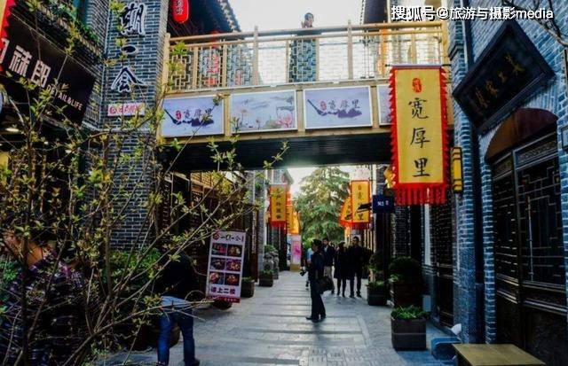 济南最新网红步行街，带你直接穿越回清朝，无数游客慕名前来打卡_风情