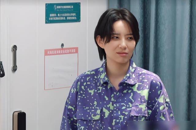 “浪姐”交际圈再显深意，孟佳拍视频全程围绕