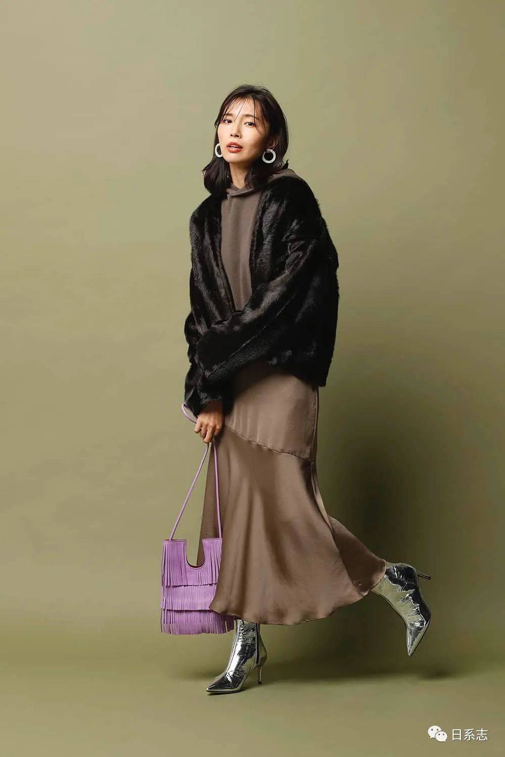 女生穿搭冬天瑜伽服 7d49e3f5f5f340cabb7b170bc3572c05.jpeg