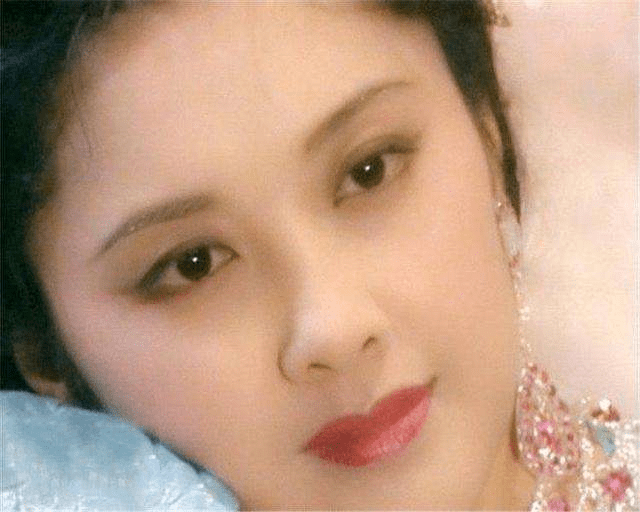 西游记女儿国国王朱琳因戏生情 6aa69e03706942d09c0599405781257e.png