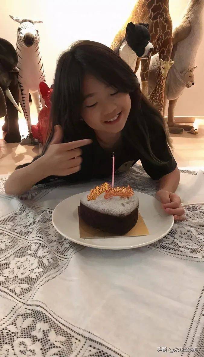 变圆|?《爸爸去哪儿》夏天近照大变样，脸型变圆下巴不精致，眼睛无神