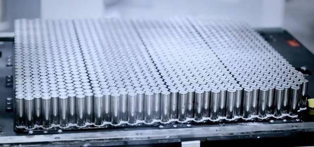 特斯拉|松下将为特斯拉供应新电池，支持更快的充电速度