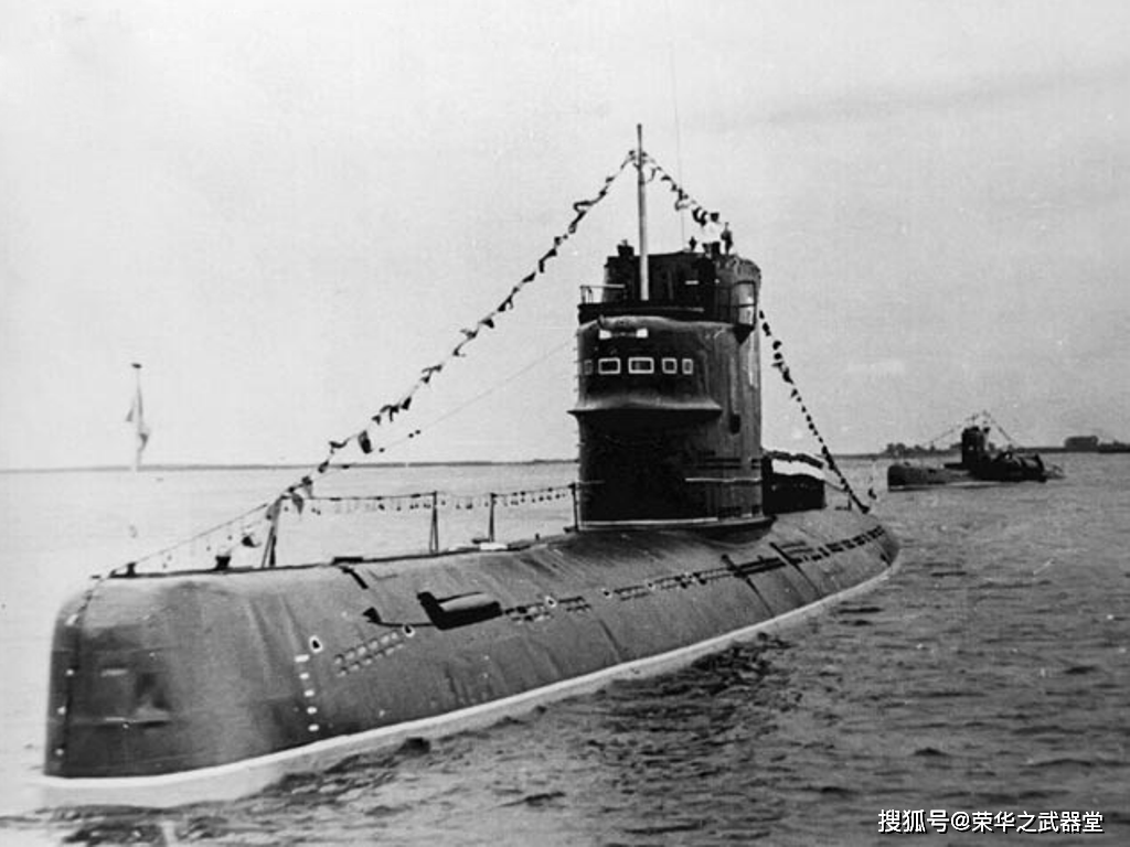 1957年,导弹与武器系统施工图出制完毕,其在611和629型潜艇上的不知