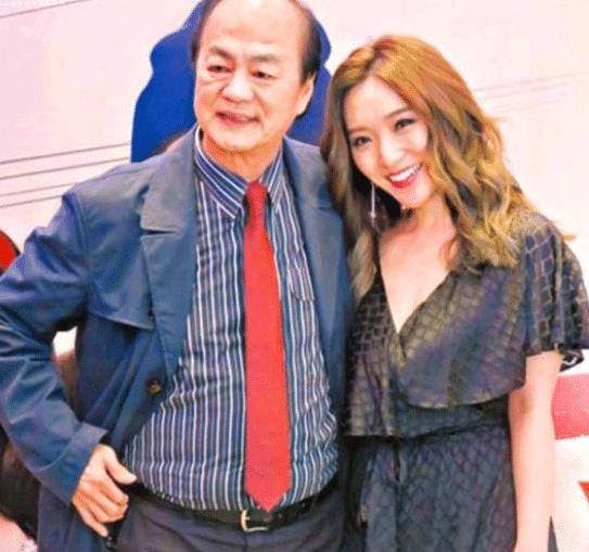 74岁狄龙:与老婆合影像父女,她14岁时和自己在一起,我还婚内出轨太