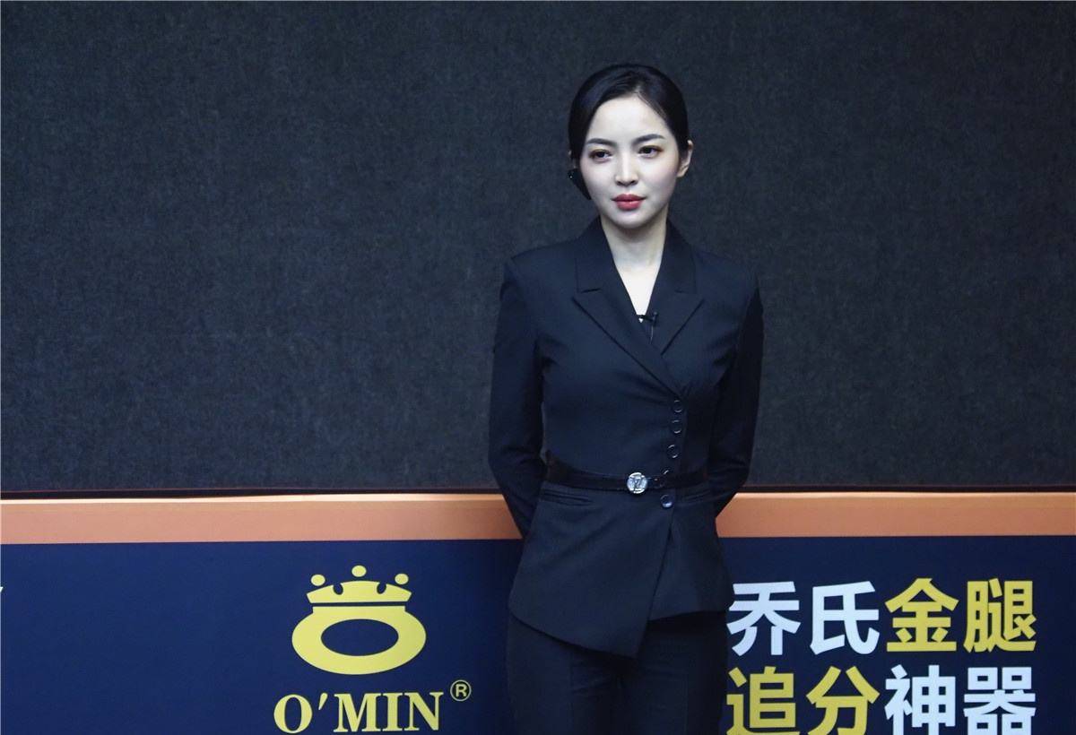 原创最美台球裁判王钟瑶身材颜值不输潘晓婷单身多年如今渴望脱单