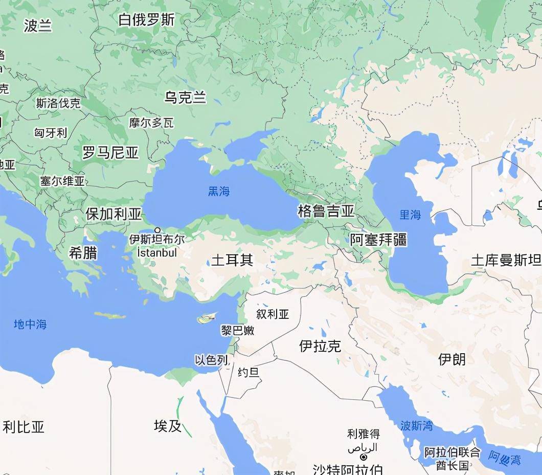 伊朗继续增兵阿塞拜疆边境,装甲运输车排成长