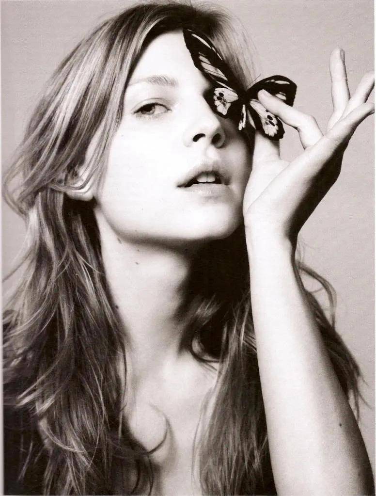 信条|她是「信条」里面隐藏的美女，更是在娱乐圈和时尚圈游走的女神！