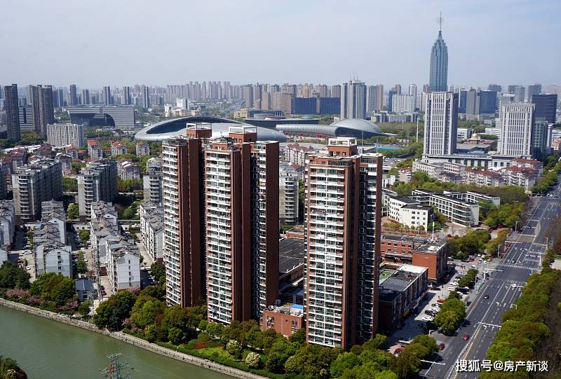 某城市现有人口总数为100万人_某天成为公主图片(2)