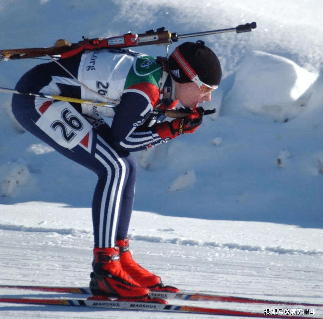 冬奥会上的冬季两项比赛项目由远古时代的滑雪狩猎演变而来.