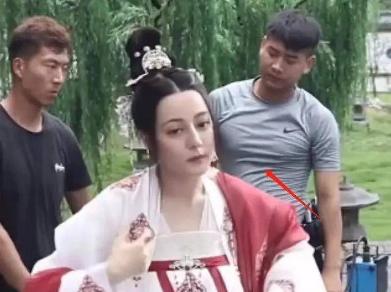 杰克|热巴被吐槽像杰克船长，多款造型成反面案例，同款女生要小心雷区