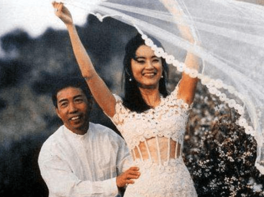 原创女明星婚纱的那些事情，谢娜婚纱像大菠萝，小S婚纱看起来很土