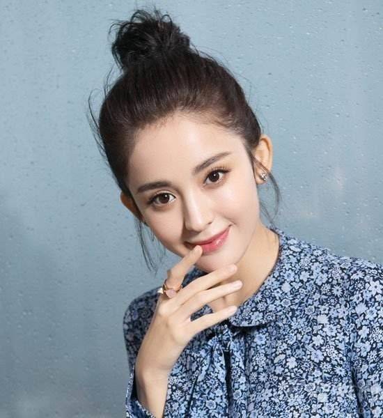 发型|丸子头不会过时，2020秋冬继续流行，高圆圆都爱上了，扎对才高级