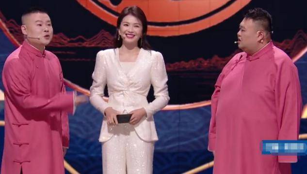 岳云鹏人缘太好，黄奕蔡少芬主动握手拥抱？手