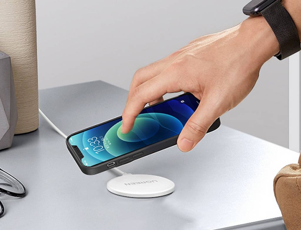 手机充电发热严重怎么解决 0efd610ef51c46e78419775f804dcc30.jpeg