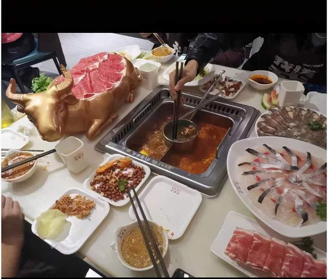 一没生意就怪客流少，这家店用6个改变，营业额