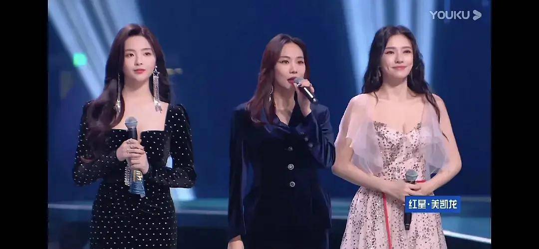 林允|晚会同框生图，杨超越头肩比真的好，欧阳娜娜脸比林小宅大一圈？