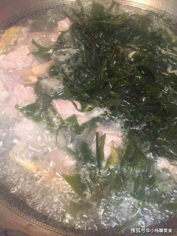 排骨汤怎么炖最好喝视频教程 c47d657e494c4ec7a6bf4c8bbad4bc97.jpeg