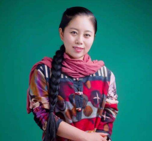 女子为成名借120万上星光大道，却被淘汰，一怒