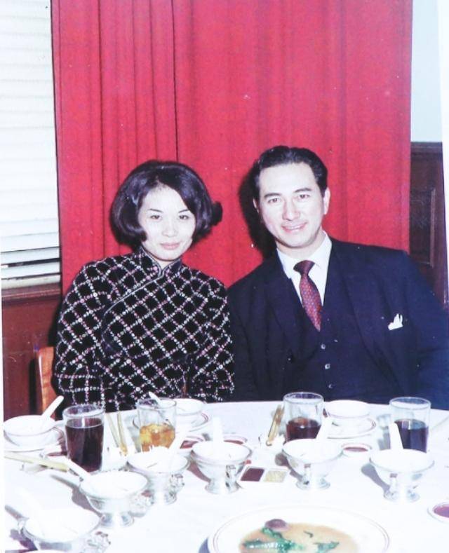老照片还原二太蓝琼缨和四太梁安琪的真实容貌,真的太