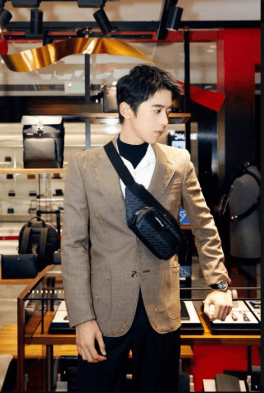 万宝龙|佳节心意 尽在这“礼”，梁靖康带你逛遍万宝龙“节日季甄选”限时精品店