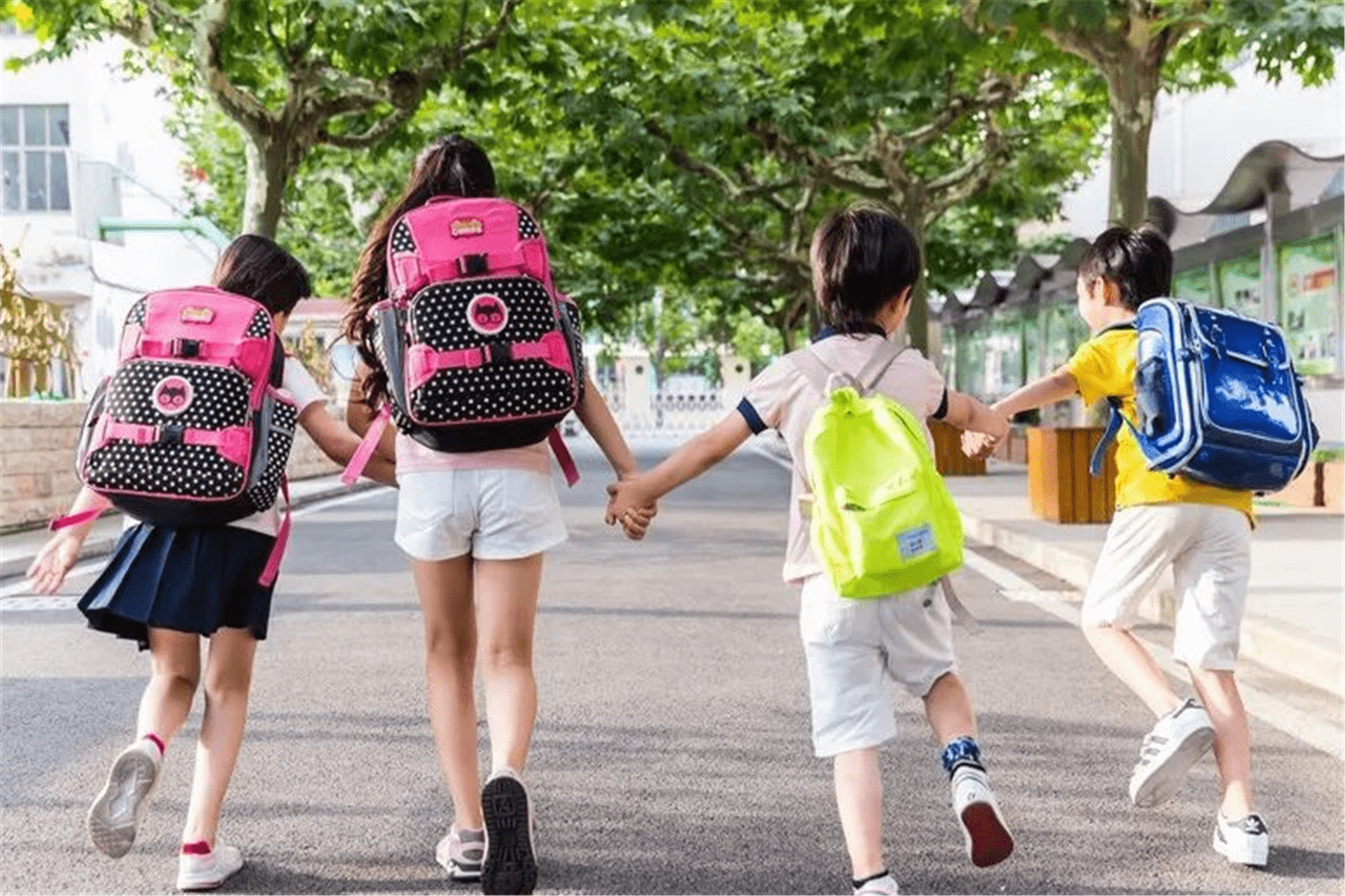 这两个月出生的孩子以后上学最吃亏尤其家庭有男孩的要多注意