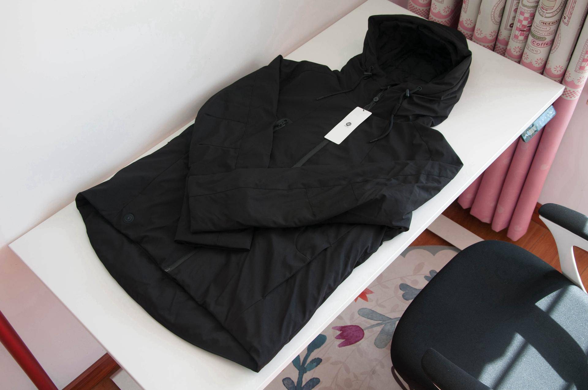 90分是热温控羽绒服,智能温控加热高蓬松鹅绒填充,真暖和