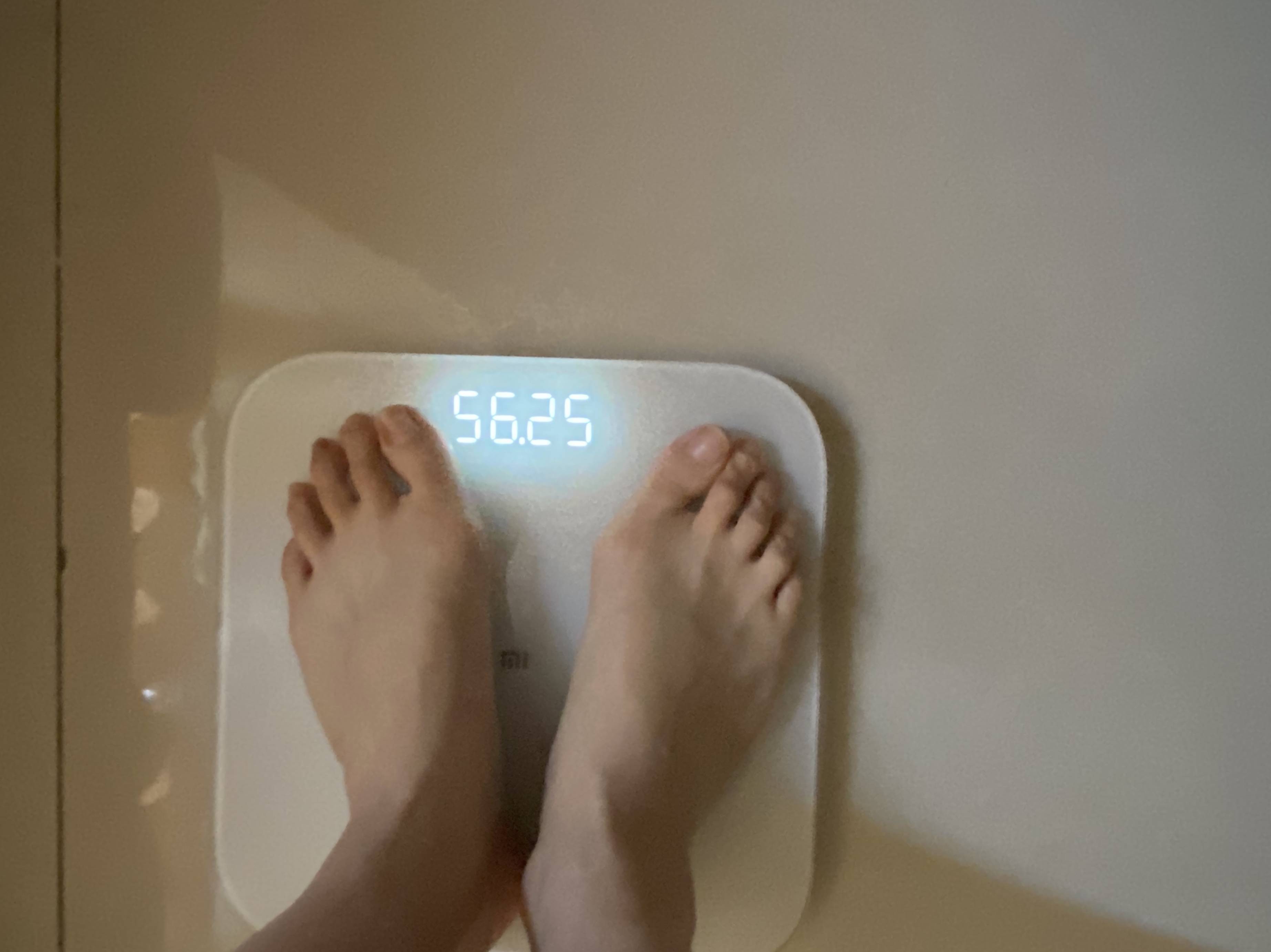 轻断食减肥法执行两周后,现在的体重为112斤,两周瘦了6斤的成果让我一