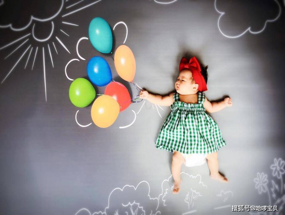写真|3个月宝宝险被贵宾犬咬伤,“爱心人士”指责家长拍百日写真