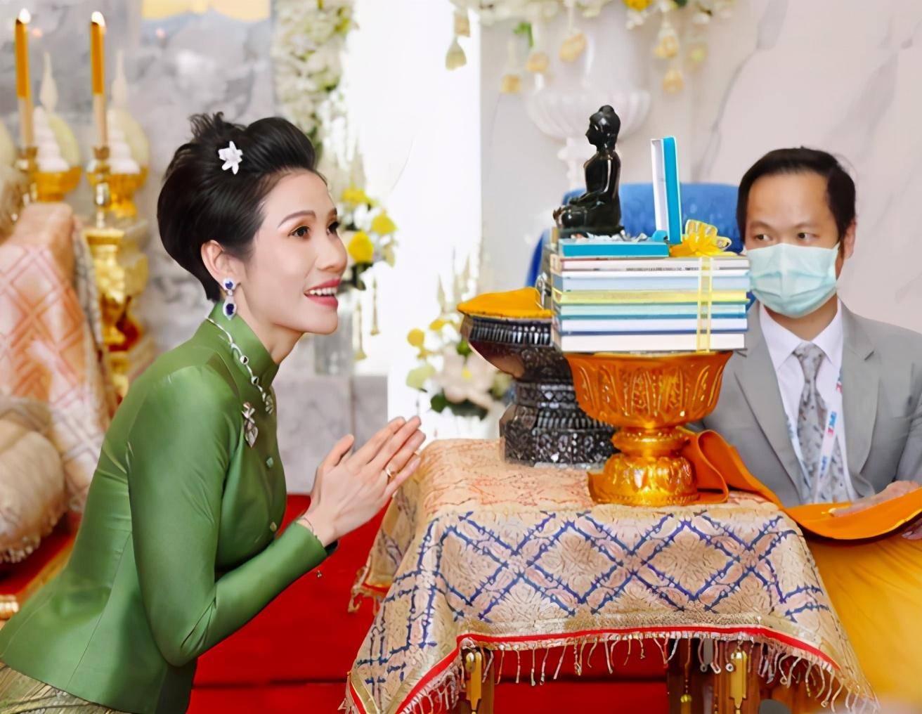 耳坠|诗妮娜衣品提升不算啥，耳坠与项链奢侈又稀有，婆婆都不舍得佩戴