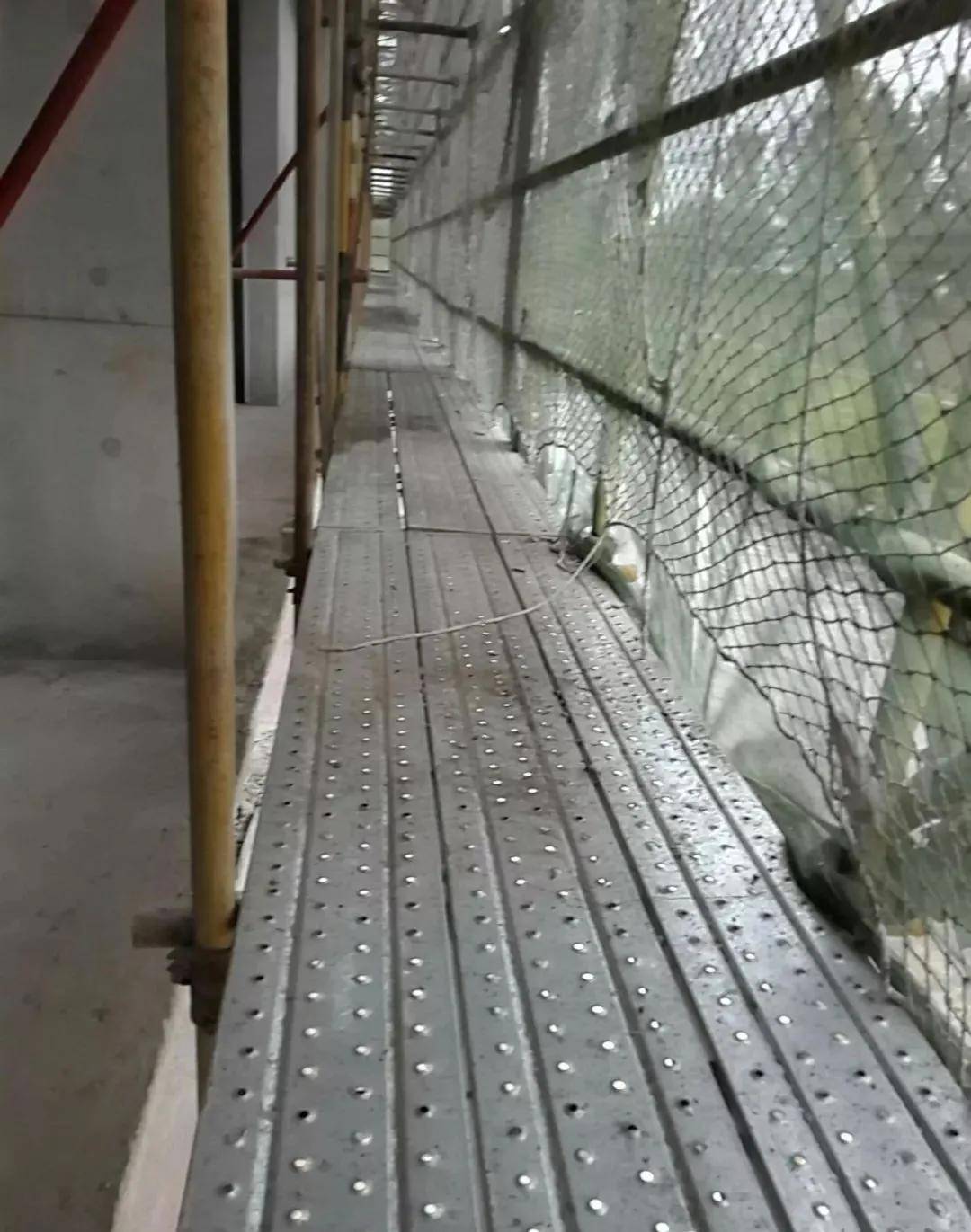 安全人“看着”都舒服的图片