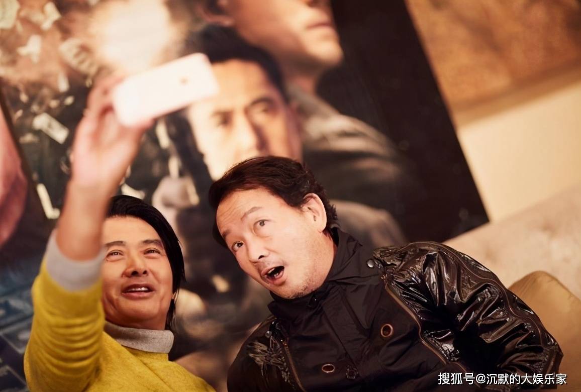 66岁tvb黄金配角·廖启智,晚景沦落到以摆摊为生?