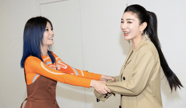 黄奕自揭与黄毅清的夺女大战,将过往变成表演素材