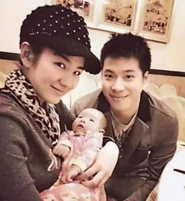 黄奕自揭与黄毅清的夺女大战,将过往变成表演素材