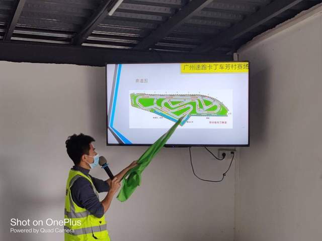 线下体验会:一加8T不将就的万圣节速跑体验