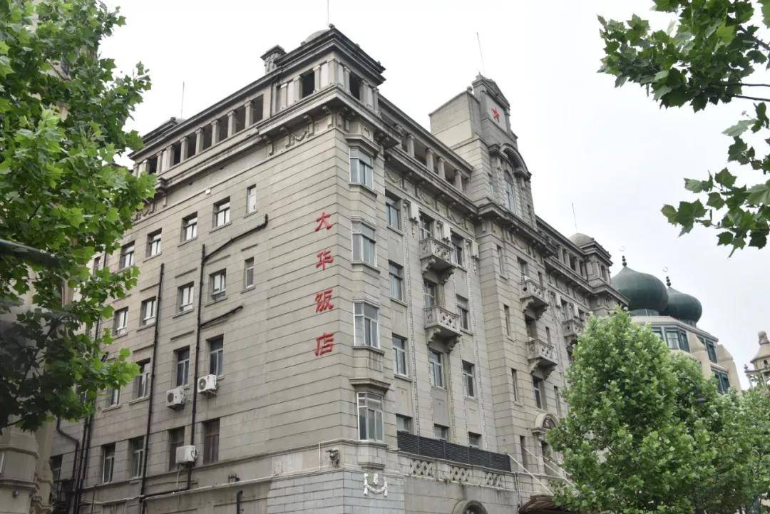 如今的大华饭店,曾经是武汉国民政府旧址,1927年武汉成为中华民国的