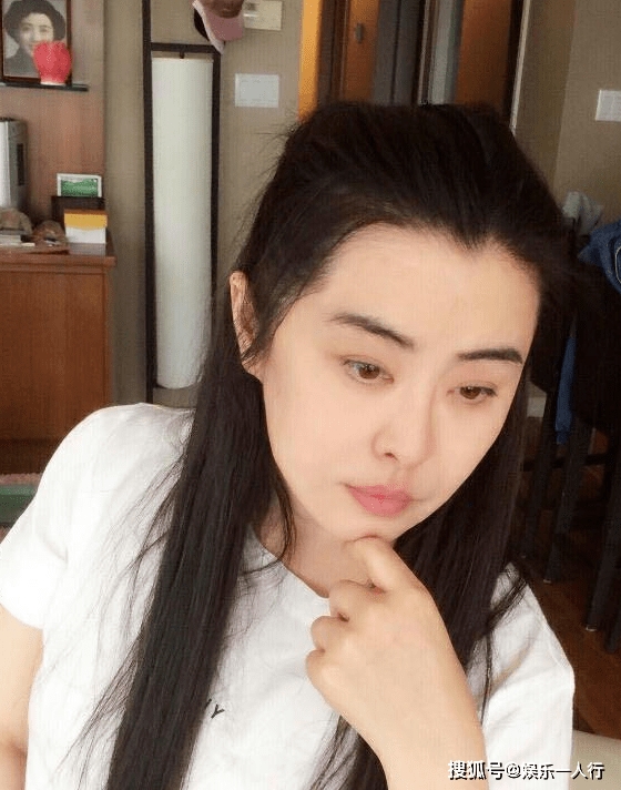 王祖贤加拿大的豪宅,卧室布置得很梦幻