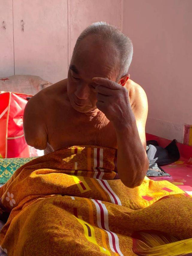 “傻”母亲拉扯智障儿子|清水慈善帮扶困难家庭