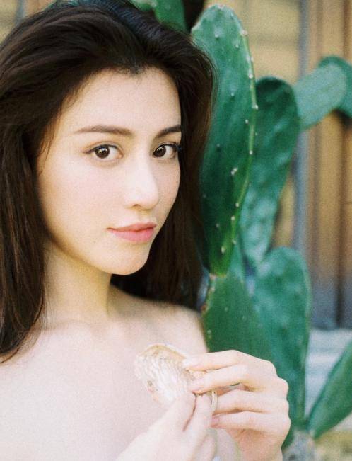 刘翔|刘翔前妻葛天晒照，29岁皮肤白皙状态佳，减重后穿衣风格变时尚