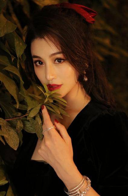 刘翔|刘翔前妻葛天晒照，29岁皮肤白皙状态佳，减重后穿衣风格变时尚