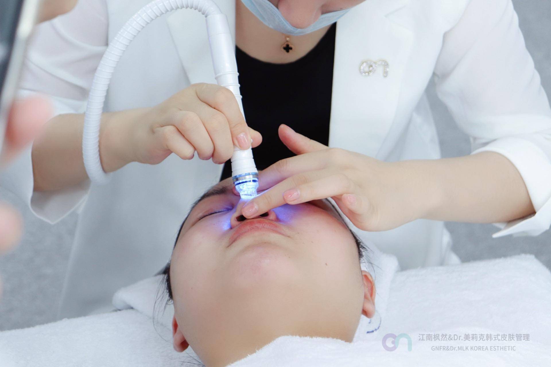 粉刺脓包怎么处理 26697137db9a478e8b4abbf3cf7bcec1.jpeg