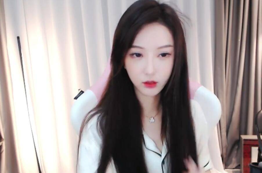 喵姐珠宝直播间 49733f56048b42148b9b3e29b7fc086a.jpeg