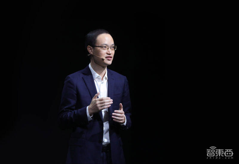卷轴|从卷轴屏手机到CybeReal AR数字地图，OPPO 500亿研发是动真格的