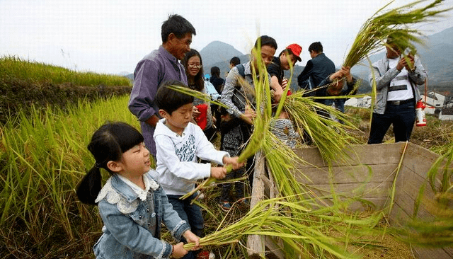 父母|父母先做好这几点，切勿图小利吃大亏孩子穿旧衣服之前