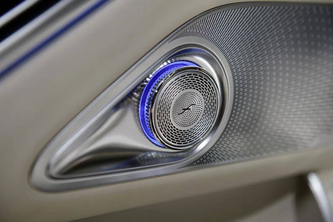 高级脸背影杀2021款奔驰迈巴赫GLS480 GLS600